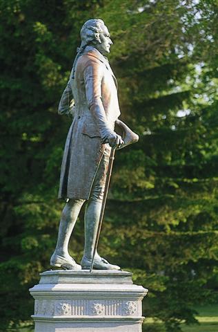 Alexander Hamilton statue picture 2